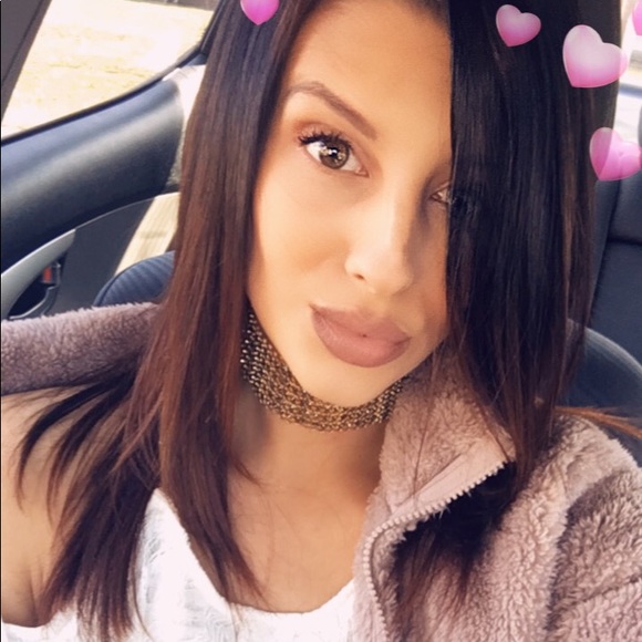 Meet your Posher, Kelly - Picture 1 of 8